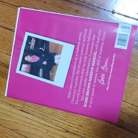 Bobbi Brown Hardcover Makeup Manual: For Everyone from Beginner to Pro - Picture 3 of 6